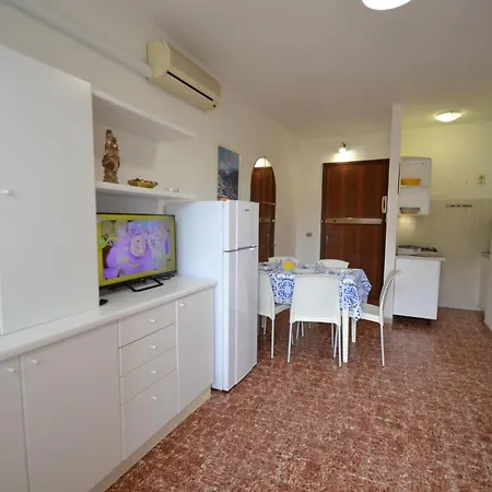 Comfortable Seafront ביביונה